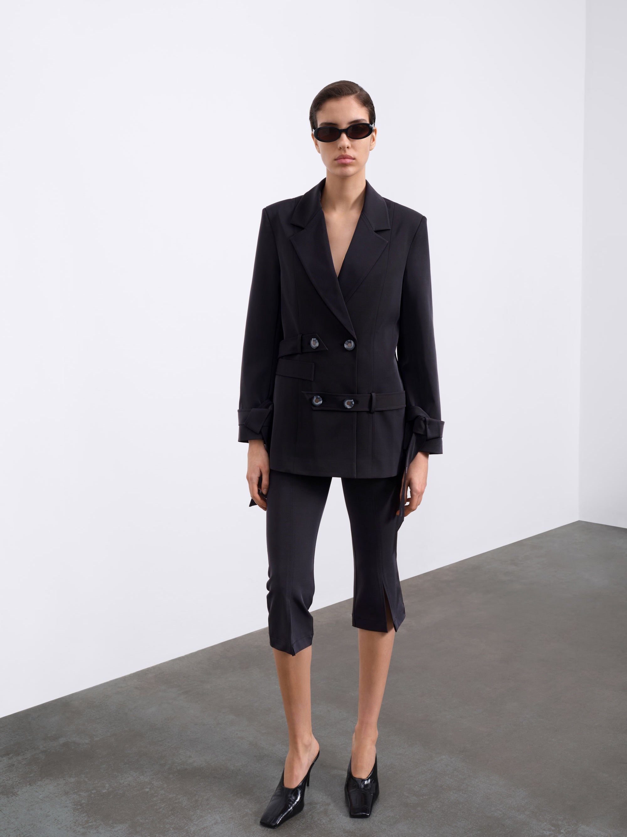 Juni Double-Breasted Blazer